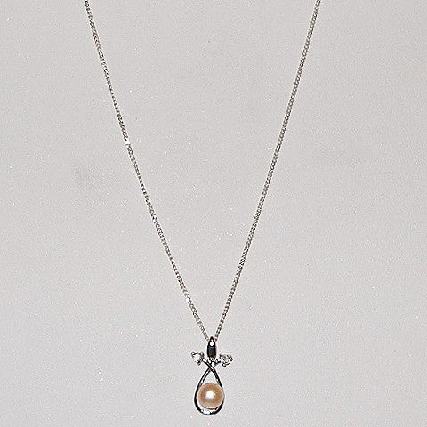 Pearl Pendant Necklace