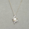 Elegant Pearl Pendant Necklace